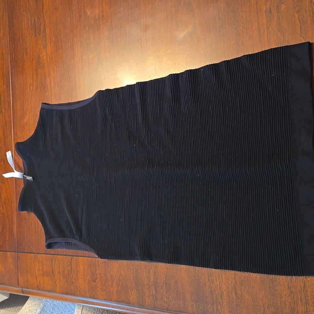 Àrizitia Babaton Black Sleeveless Knit Top